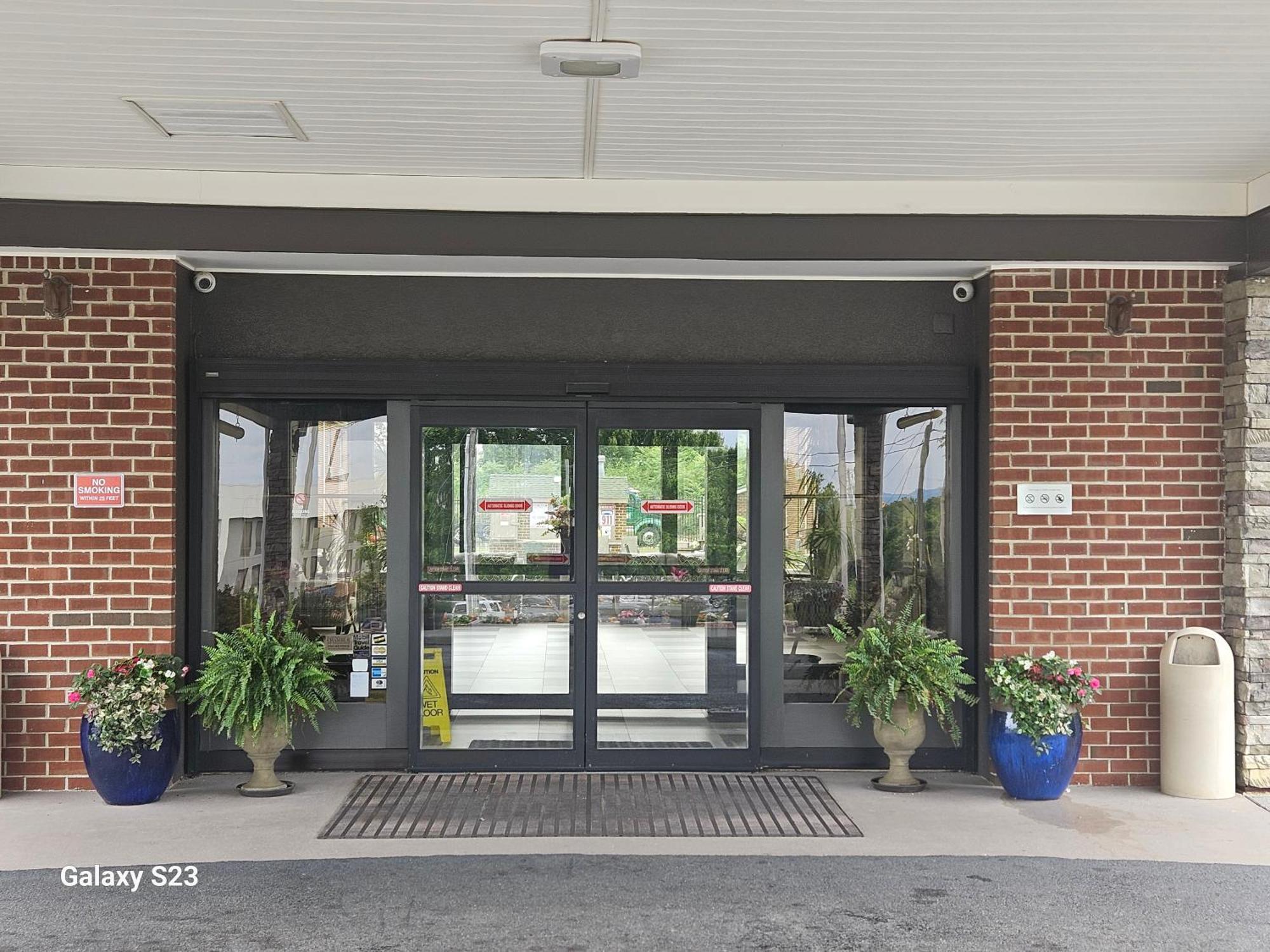 Quality Inn Dublin I-81 Buitenkant foto