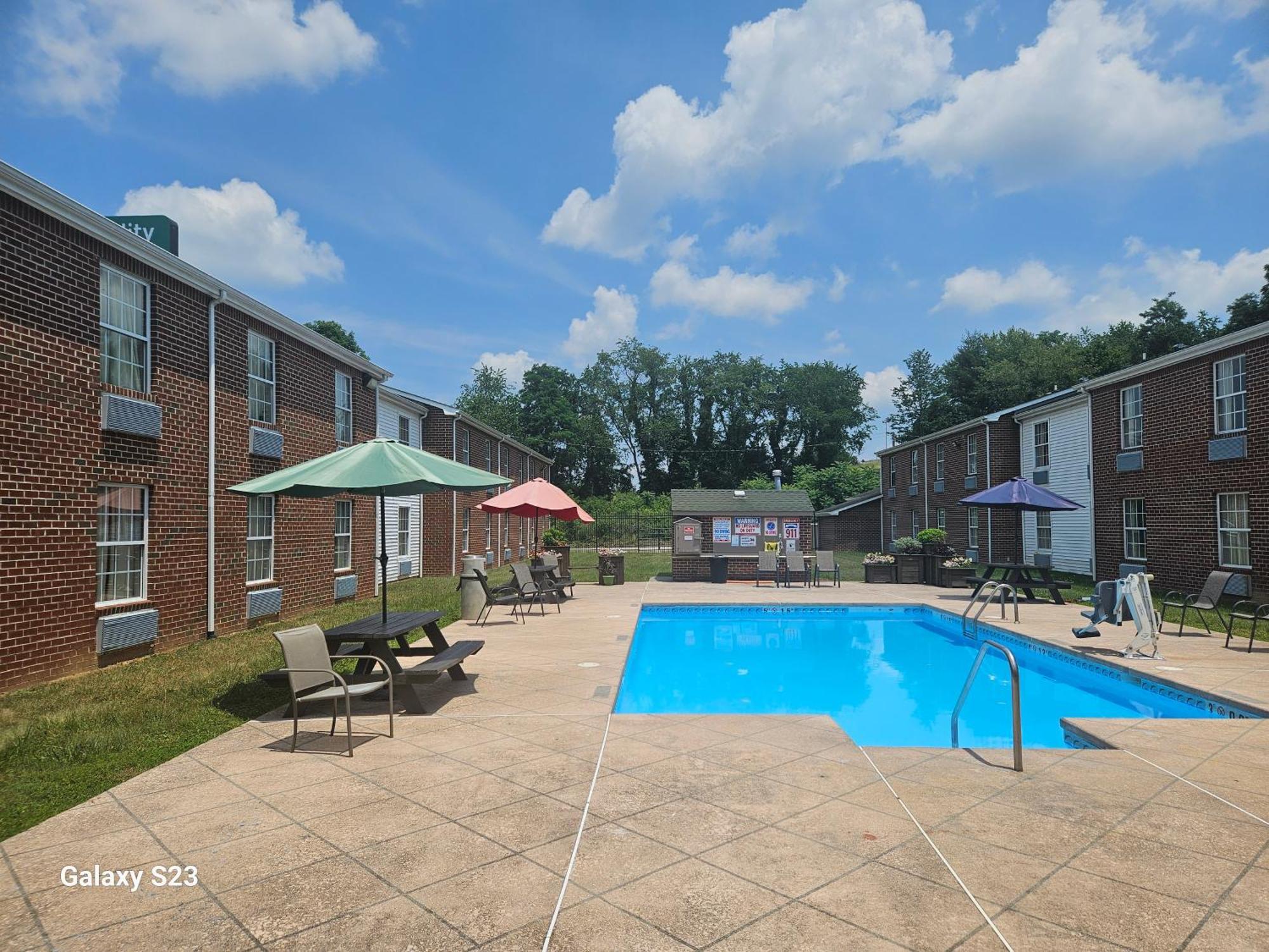 Quality Inn Dublin I-81 Buitenkant foto
