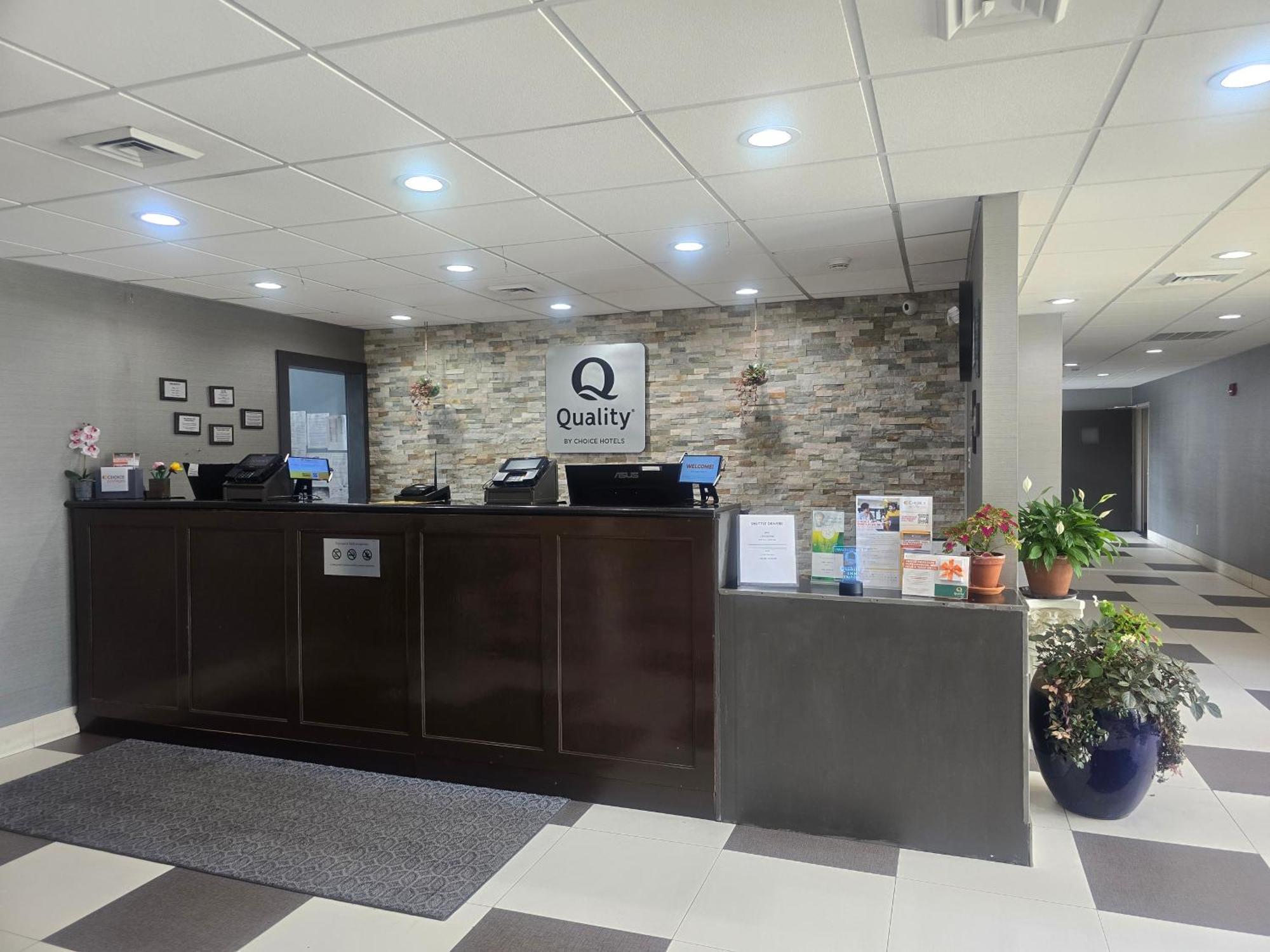 Quality Inn Dublin I-81 Buitenkant foto